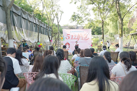 【感恩有你，白衣天使在行動】昨日，成都神康癲癇醫院開展國際護士節戶外團建
