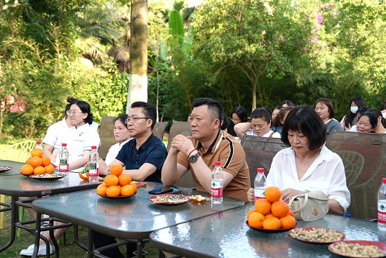 【感恩有你，白衣天使在行動】昨日，成都神康癲癇醫院開展國際護士節戶外團建